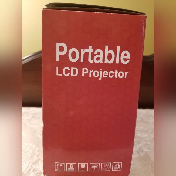 NEW Portable LCD Movie Projector - Picture 2 of 8